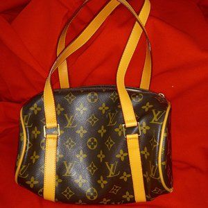 Louis Vuitton Purse - FAKE